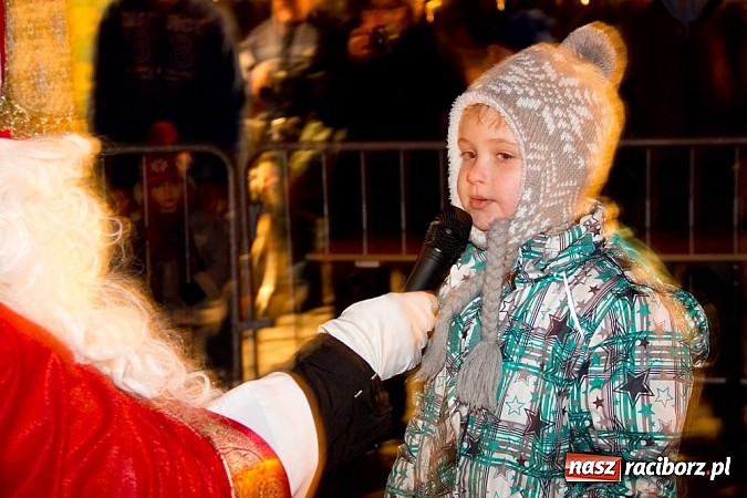Zdjęcie w galerii na portalu naszraciborz.pl: Tradycyjny św. Mikołaj ze strażakami wiadomości z regionu