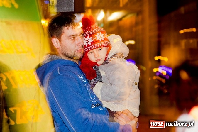 Zdjęcie w galerii na portalu naszraciborz.pl: Tradycyjny św. Mikołaj ze strażakami wiadomości z regionu