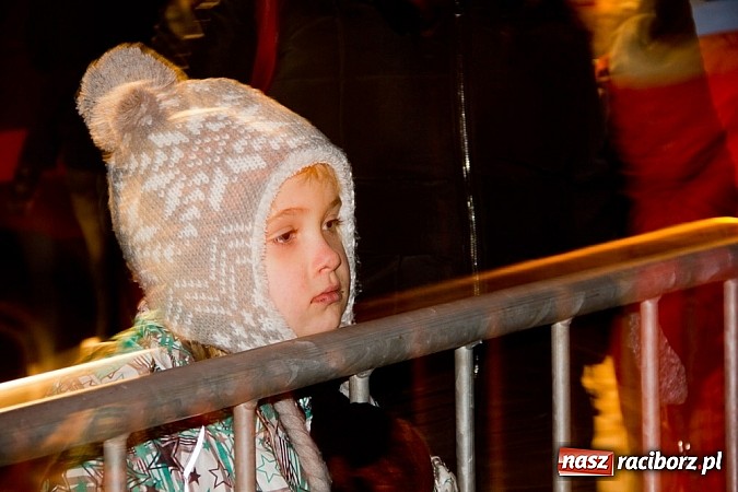 Zdjęcie w galerii na portalu naszraciborz.pl: Tradycyjny św. Mikołaj ze strażakami wiadomości z regionu