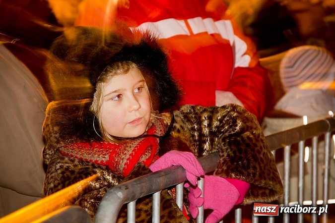 Zdjęcie w galerii na portalu naszraciborz.pl: Tradycyjny św. Mikołaj ze strażakami wiadomości z regionu