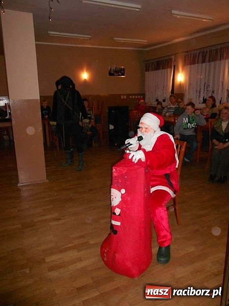 Zdjęcie w galerii na portalu naszraciborz.pl: Święty Mikołaj w Rudzie Kozielskiej wiadomości z regionu