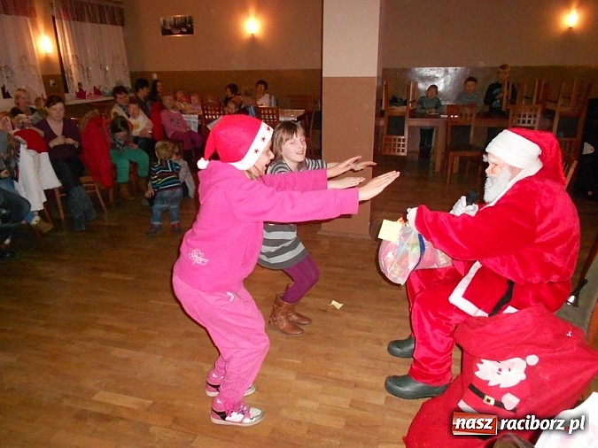 Zdjęcie w galerii na portalu naszraciborz.pl: Święty Mikołaj w Rudzie Kozielskiej wiadomości z regionu