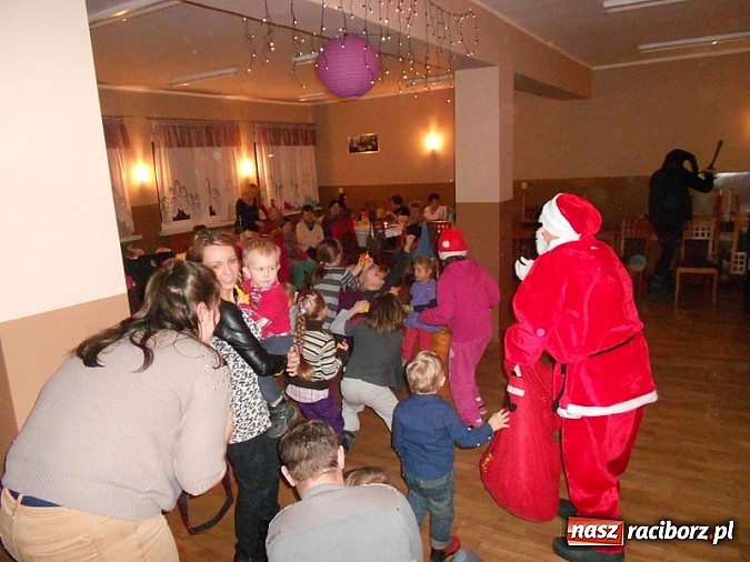 Zdjęcie w galerii na portalu naszraciborz.pl: Święty Mikołaj w Rudzie Kozielskiej wiadomości z regionu