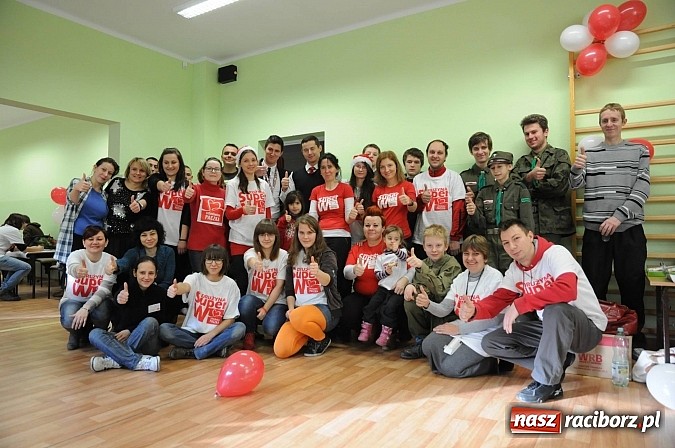 Zdjęcie w galerii na portalu naszraciborz.pl: Raciborska drużyna SUPER W połączyła pokolenia i przystąpiła dziś do akcji wiadomości z regionu