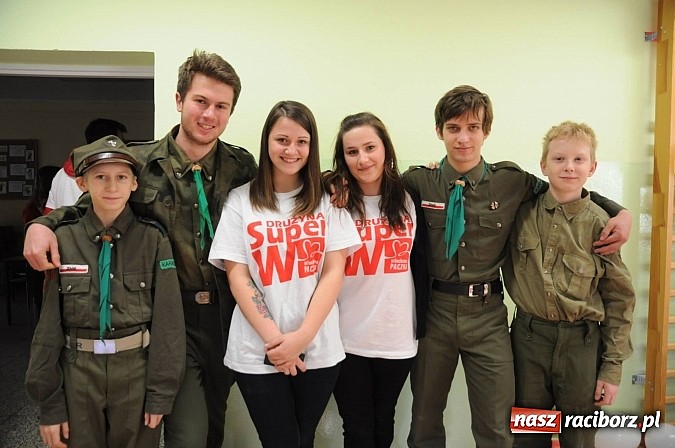 Zdjęcie w galerii na portalu naszraciborz.pl: Raciborska drużyna SUPER W połączyła pokolenia i przystąpiła dziś do akcji wiadomości z regionu