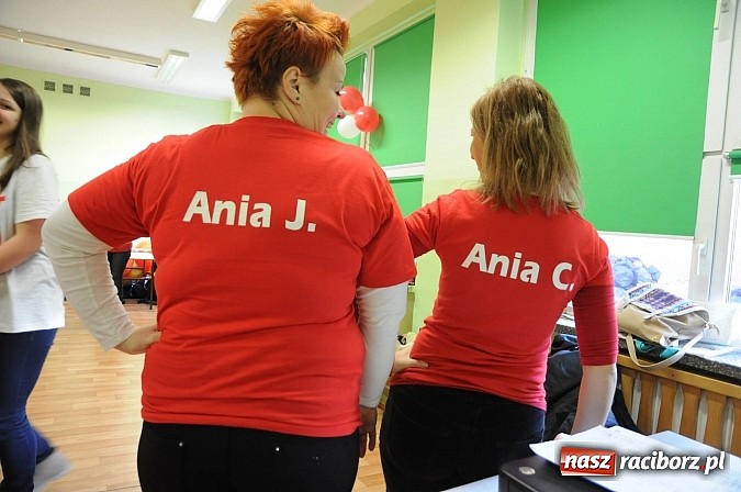 Zdjęcie w galerii na portalu naszraciborz.pl: Raciborska drużyna SUPER W połączyła pokolenia i przystąpiła dziś do akcji wiadomości z regionu