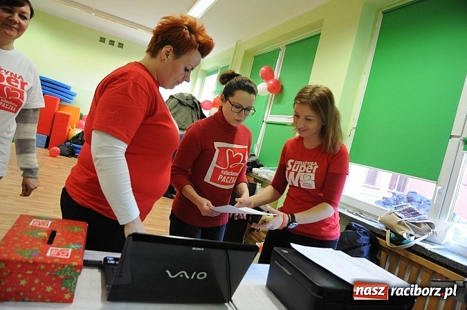 Zdjęcie w galerii na portalu naszraciborz.pl: Raciborska drużyna SUPER W połączyła pokolenia i przystąpiła dziś do akcji wiadomości z regionu