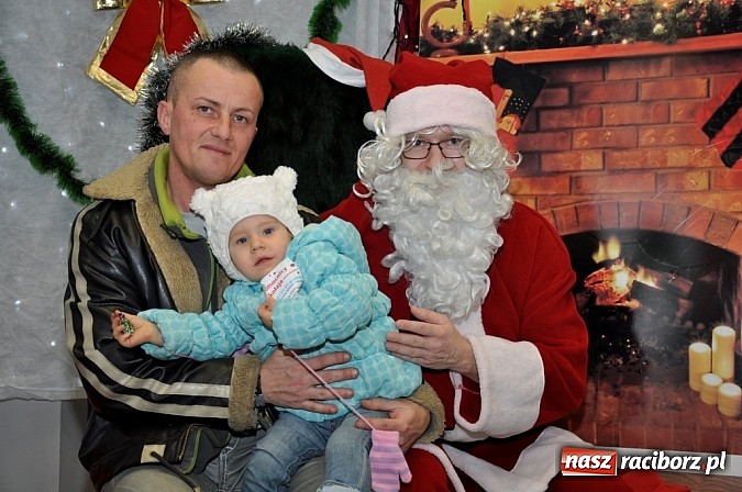 Zdjęcie w galerii na portalu naszraciborz.pl: Galeria Młyńska. Akcja poszukiwania pomocników św. Mikołaja trwa wiadomości z regionu