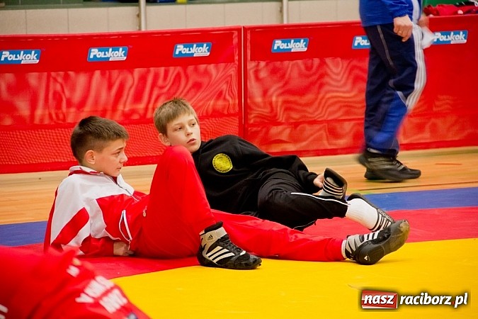 Zdjęcie w galerii na portalu naszraciborz.pl: W Arenie Rafako trwają zmagania zapaśniczek i zapaśników wiadomości z regionu