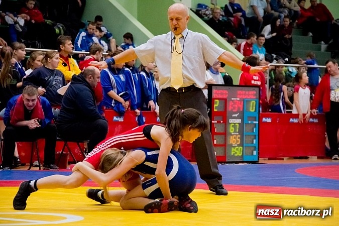 Zdjęcie w galerii na portalu naszraciborz.pl: W Arenie Rafako trwają zmagania zapaśniczek i zapaśników wiadomości z regionu