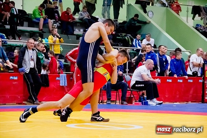 Zdjęcie w galerii na portalu naszraciborz.pl: W Arenie Rafako trwają zmagania zapaśniczek i zapaśników wiadomości z regionu