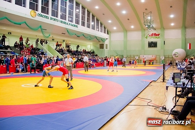 Zdjęcie w galerii na portalu naszraciborz.pl: W Arenie Rafako trwają zmagania zapaśniczek i zapaśników wiadomości z regionu
