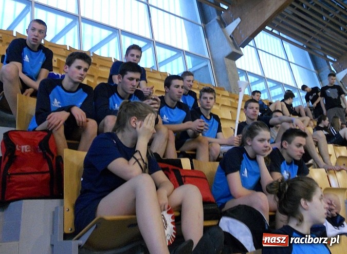 Zdjęcie w galerii na portalu naszraciborz.pl: I runda ligi SMS-ów wiadomości z regionu