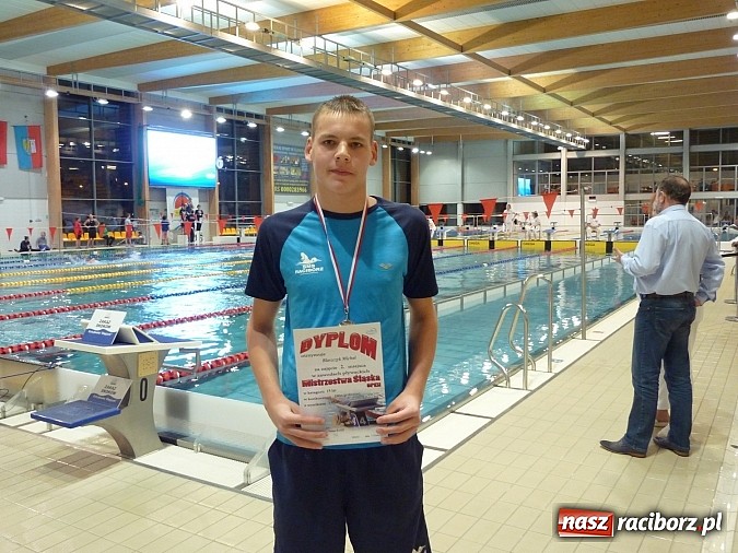Zdjęcie w galerii na portalu naszraciborz.pl: Pływanie. Michał Błaszczyk w roli głównej wiadomości z regionu