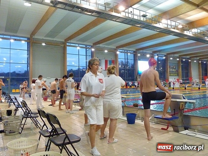 Zdjęcie w galerii na portalu naszraciborz.pl: Pływanie. Michał Błaszczyk w roli głównej wiadomości z regionu