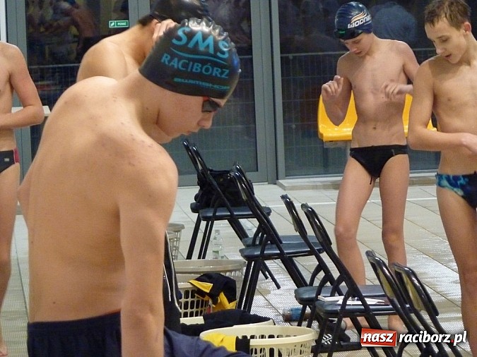Zdjęcie w galerii na portalu naszraciborz.pl: Pływanie. Michał Błaszczyk w roli głównej wiadomości z regionu