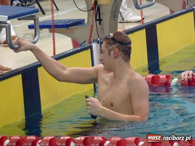 Zdjęcie w galerii na portalu naszraciborz.pl: Pływanie. Michał Błaszczyk w roli głównej wiadomości z regionu