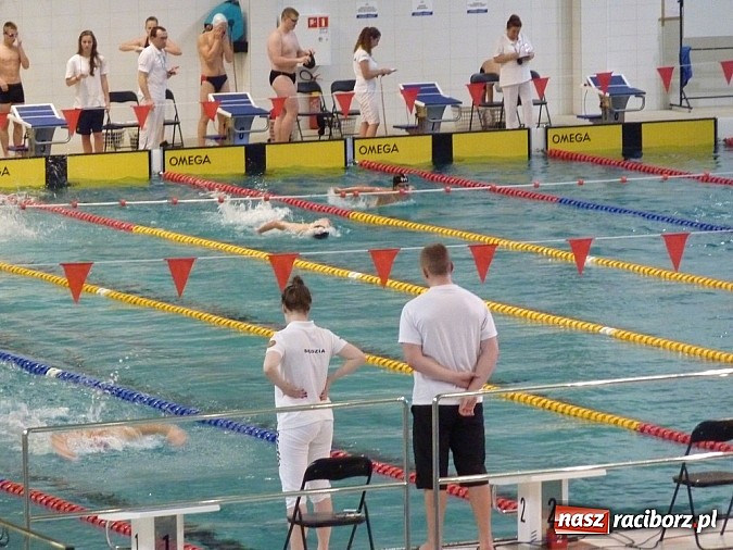 Zdjęcie w galerii na portalu naszraciborz.pl: Pływanie. Michał Błaszczyk w roli głównej wiadomości z regionu