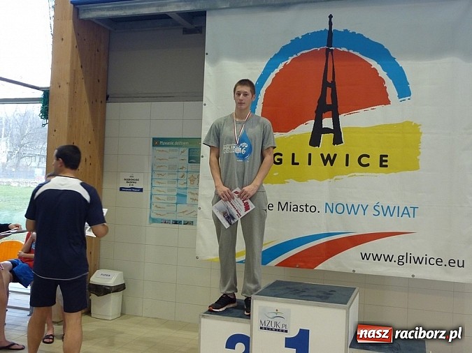 Zdjęcie w galerii na portalu naszraciborz.pl: Pływanie. Michał Błaszczyk w roli głównej wiadomości z regionu