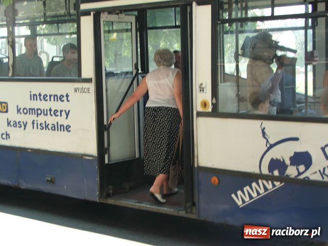 Zdjęcie w galerii na portalu naszraciborz.pl: Bomba opuściła Racibórz wiadomości z regionu