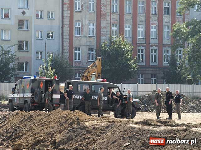 Zdjęcie w galerii na portalu naszraciborz.pl: Bomba opuściła Racibórz wiadomości z regionu