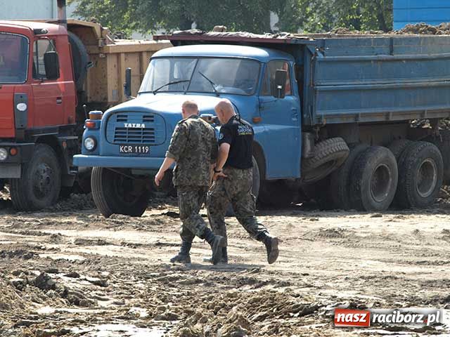 Zdjęcie w galerii na portalu naszraciborz.pl: Bomba opuściła Racibórz wiadomości z regionu