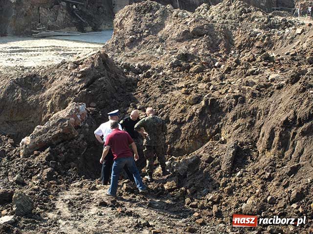 Zdjęcie w galerii na portalu naszraciborz.pl: Bomba opuściła Racibórz wiadomości z regionu