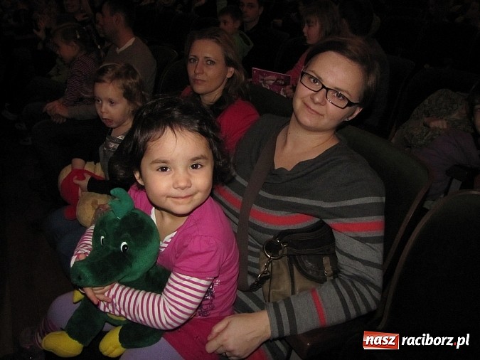 Zdjęcie w galerii na portalu naszraciborz.pl: Teatralne Mikołajki w RCK wiadomości z regionu