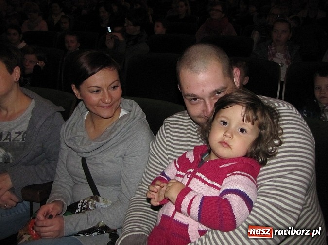 Zdjęcie w galerii na portalu naszraciborz.pl: Teatralne Mikołajki w RCK wiadomości z regionu