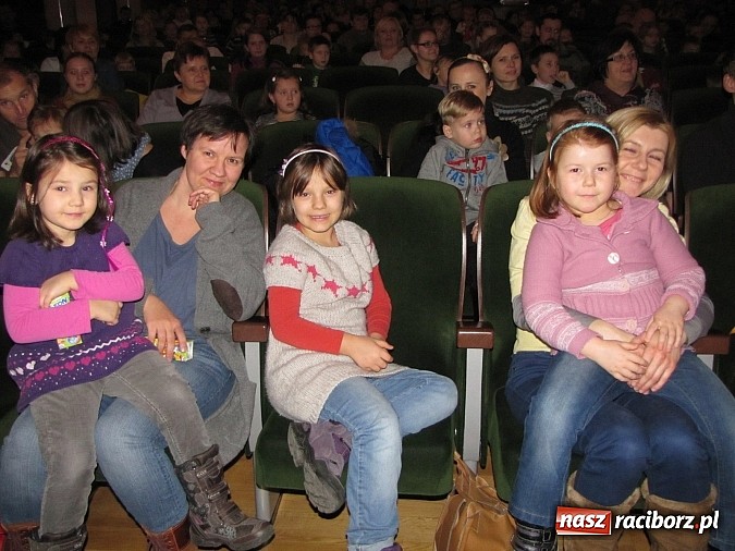 Zdjęcie w galerii na portalu naszraciborz.pl: Teatralne Mikołajki w RCK wiadomości z regionu