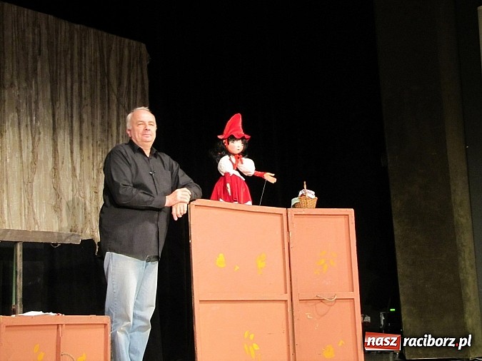 Zdjęcie w galerii na portalu naszraciborz.pl: Teatralne Mikołajki w RCK wiadomości z regionu