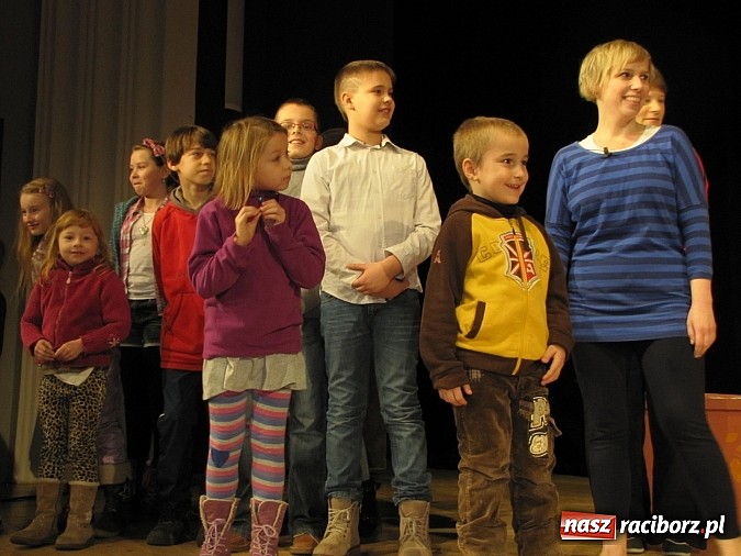Zdjęcie w galerii na portalu naszraciborz.pl: Teatralne Mikołajki w RCK wiadomości z regionu