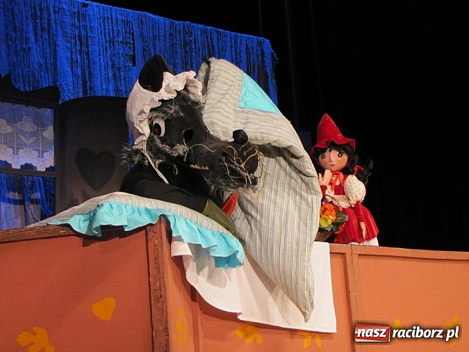 Zdjęcie w galerii na portalu naszraciborz.pl: Teatralne Mikołajki w RCK wiadomości z regionu