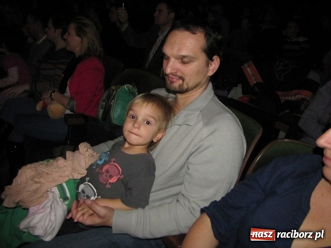 Zdjęcie w galerii na portalu naszraciborz.pl: Teatralne Mikołajki w RCK wiadomości z regionu