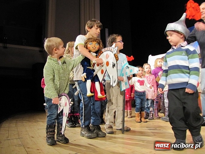 Zdjęcie w galerii na portalu naszraciborz.pl: Teatralne Mikołajki w RCK wiadomości z regionu