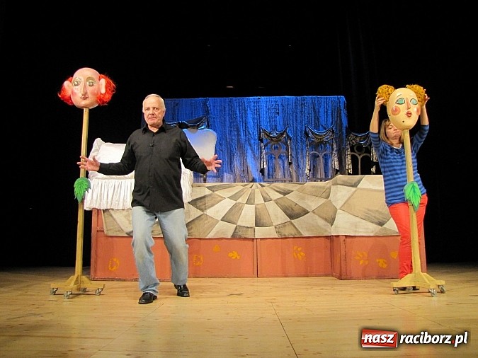 Zdjęcie w galerii na portalu naszraciborz.pl: Teatralne Mikołajki w RCK wiadomości z regionu