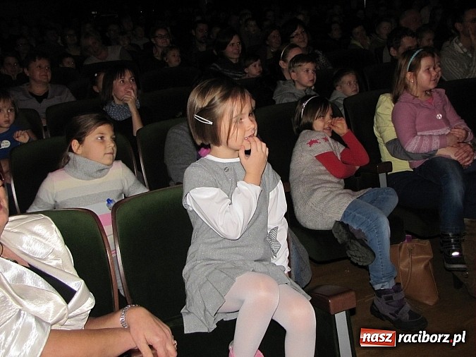 Zdjęcie w galerii na portalu naszraciborz.pl: Teatralne Mikołajki w RCK wiadomości z regionu
