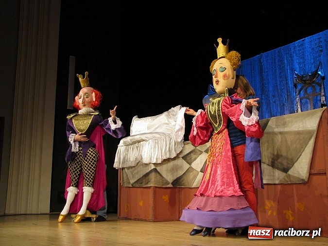 Zdjęcie w galerii na portalu naszraciborz.pl: Teatralne Mikołajki w RCK wiadomości z regionu