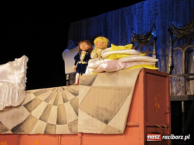 Zdjęcie w galerii na portalu naszraciborz.pl: Teatralne Mikołajki w RCK wiadomości z regionu