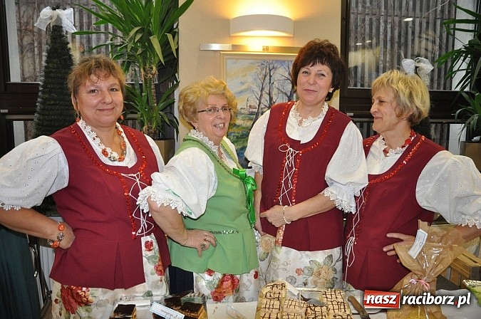 Zdjęcie w galerii na portalu naszraciborz.pl: Kiermasz pełen smakołyków w Tworkowie wiadomości z regionu