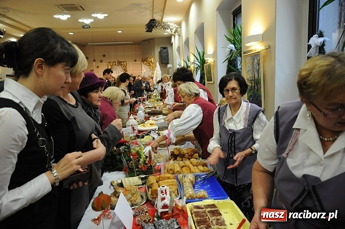 Zdjęcie w galerii na portalu naszraciborz.pl: Kiermasz pełen smakołyków w Tworkowie wiadomości z regionu