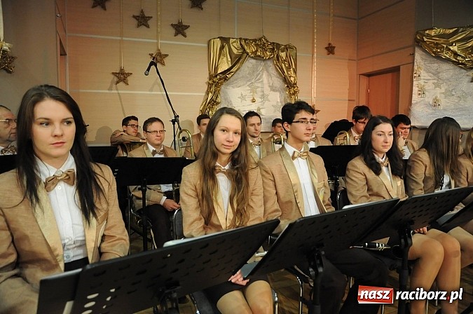 Zdjęcie w galerii na portalu naszraciborz.pl: Kiermasz pełen smakołyków w Tworkowie wiadomości z regionu