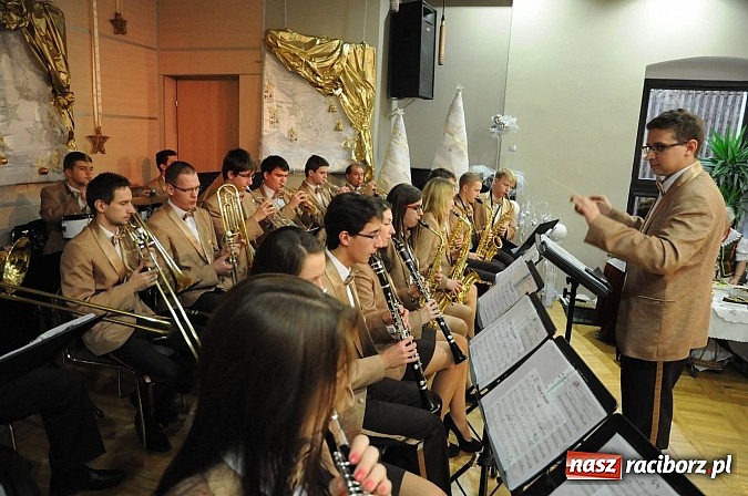 Zdjęcie w galerii na portalu naszraciborz.pl: Kiermasz pełen smakołyków w Tworkowie wiadomości z regionu