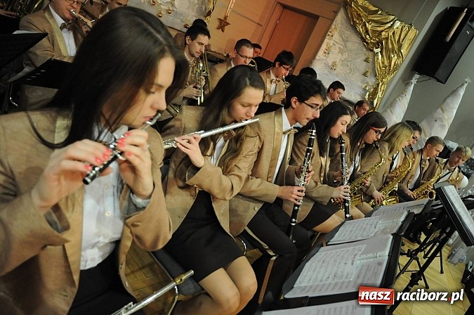 Zdjęcie w galerii na portalu naszraciborz.pl: Kiermasz pełen smakołyków w Tworkowie wiadomości z regionu