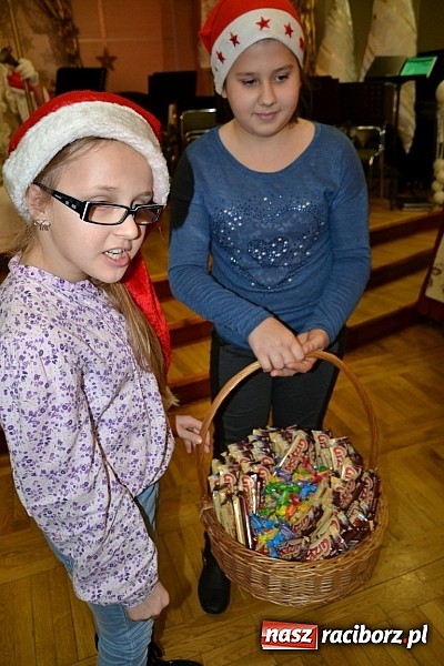 Zdjęcie w galerii na portalu naszraciborz.pl: Kiermasz pełen smakołyków w Tworkowie wiadomości z regionu