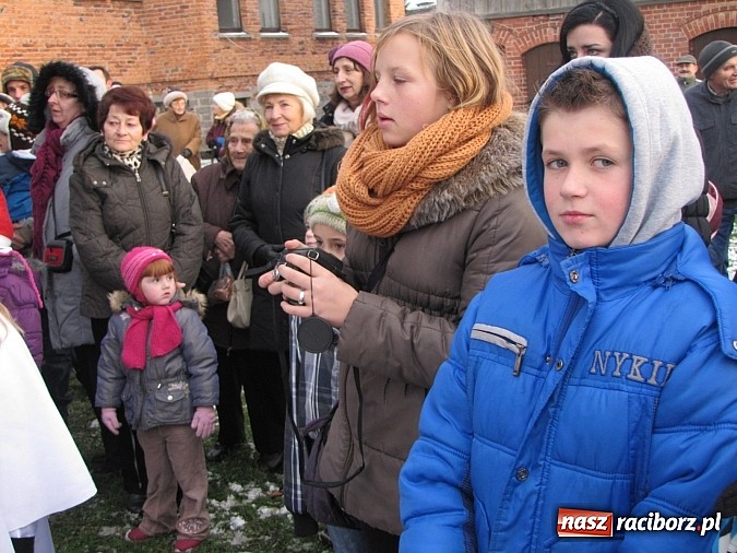 Zdjęcie w galerii na portalu naszraciborz.pl: Mikołaj odwiedził farski ogr&oacute;d w Wojnowicach wiadomości z regionu