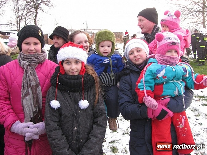 Zdjęcie w galerii na portalu naszraciborz.pl: Mikołaj odwiedził farski ogr&oacute;d w Wojnowicach wiadomości z regionu