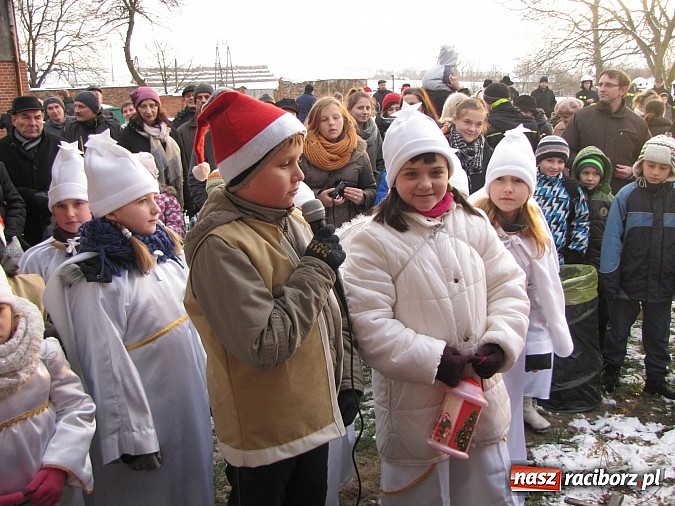 Zdjęcie w galerii na portalu naszraciborz.pl: Mikołaj odwiedził farski ogr&oacute;d w Wojnowicach wiadomości z regionu