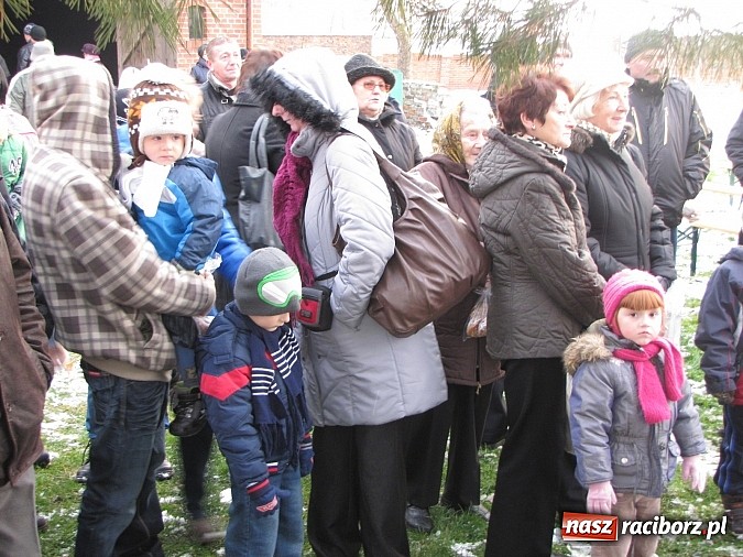 Zdjęcie w galerii na portalu naszraciborz.pl: Mikołaj odwiedził farski ogr&oacute;d w Wojnowicach wiadomości z regionu