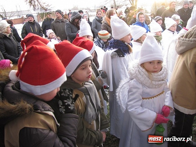 Zdjęcie w galerii na portalu naszraciborz.pl: Mikołaj odwiedził farski ogr&oacute;d w Wojnowicach wiadomości z regionu